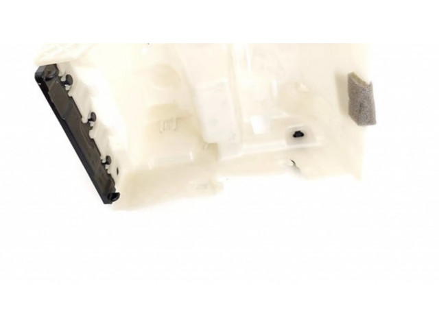 Другая деталь салона