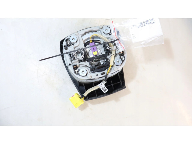 Подушка безопасности водителя    Skoda Fabia Mk2 (5J)