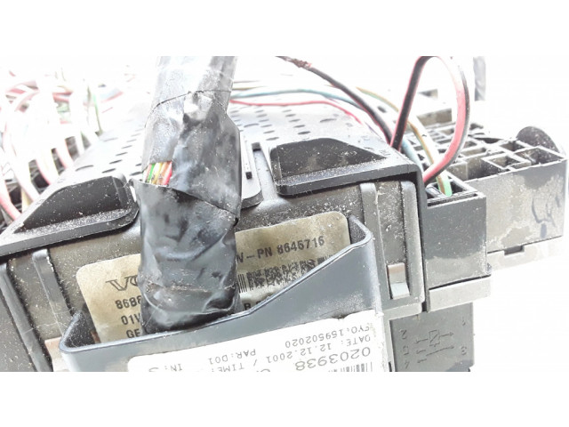 Блок предохранителей 8688374, 8645716 Volvo S60