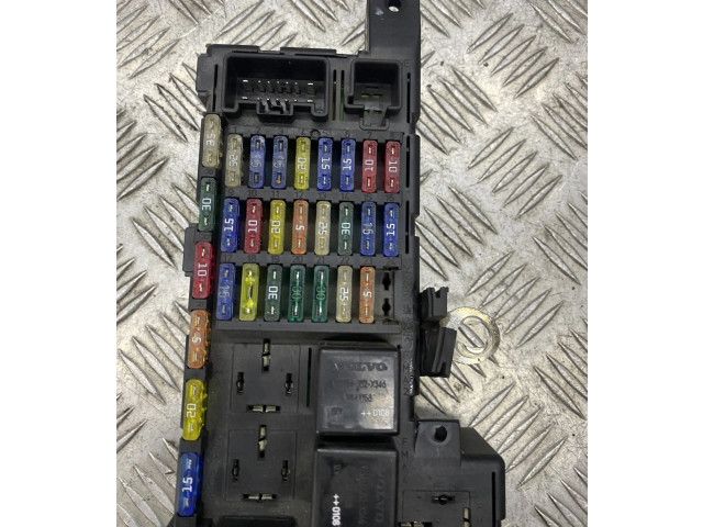Блок предохранителей 9418322110   Volvo V70    