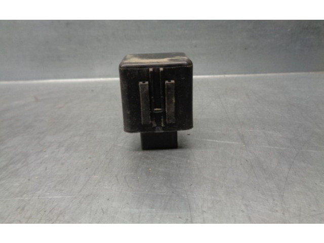 Блок предохранителей 88017SA000   Subaru Forester SH    