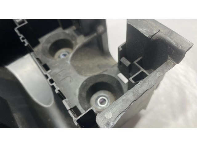 Pojistková skříňka 68239267 Chrysler Pacifica 2017