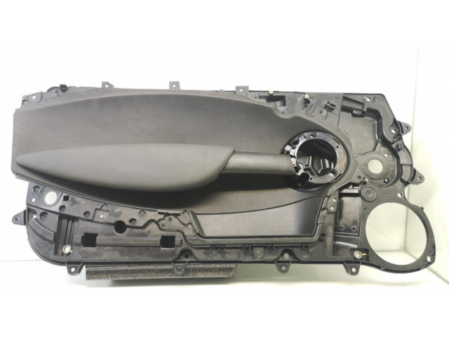 Обшивка передней двери