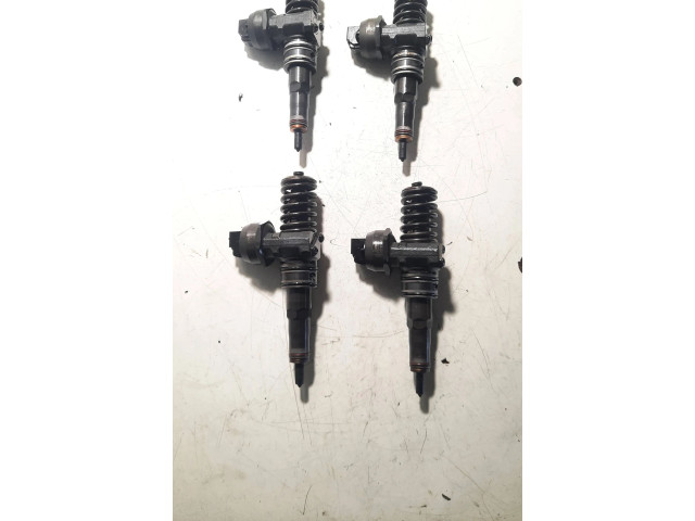 Комплект форсунок 038130073AG    Volkswagen Touran I   