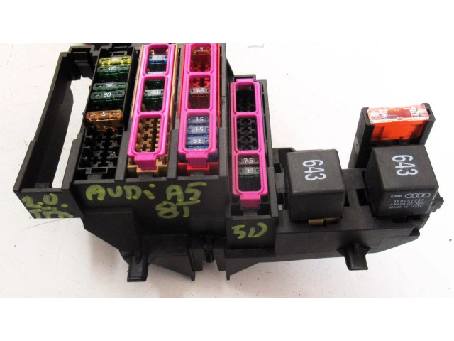 Pojistková skříňka 8K1937503 Audi A5 Sportback 8TA 2010