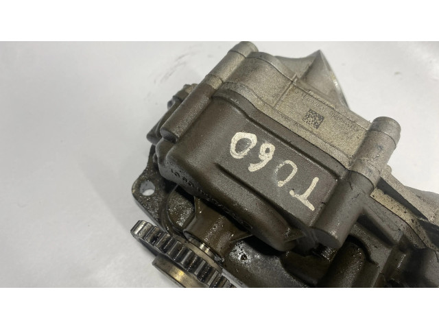 Масляный насос  M 133.980 A1331800201, R2701810501  Mercedes-Benz GLA W156 2.0