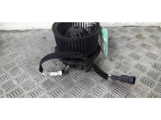 Вентилятор печки 272106020R Dacia Duster