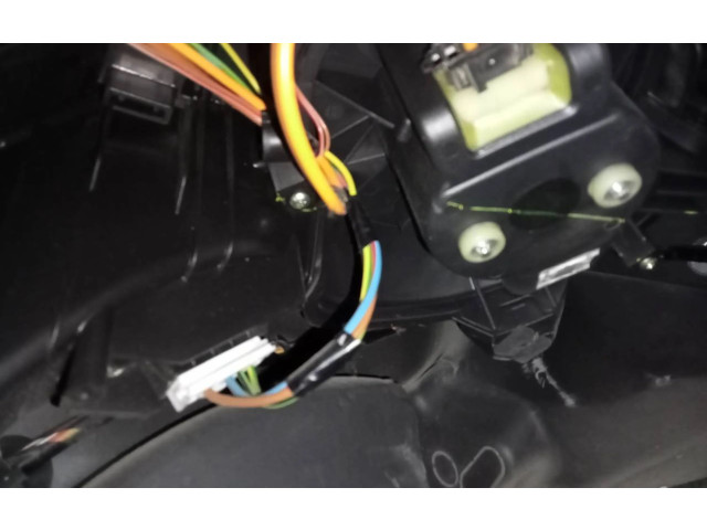 Вентилятор печки    5T743   Opel Combo D