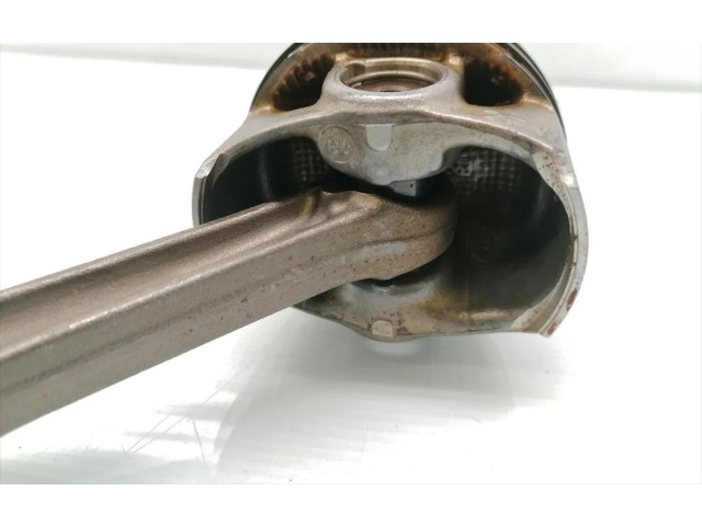 Поршень с шатуном Skoda Octavia Mk3 (5E)