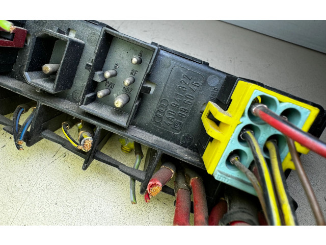 Pojistková skříňka 4A0941822, 896046 Audi A6 S6 C4 4A 1995