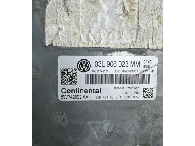 Блок управления двигателя 03L906023MM, 03L907425C Volkswagen Caddy