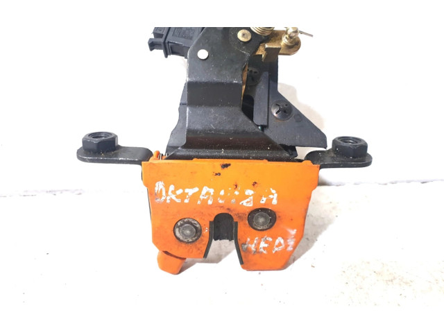 Замок багажника 1U6827501A Skoda Octavia Mk1 (1U) 1996 - 2004 года