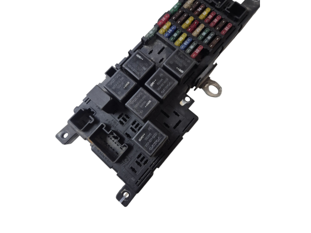 Блок предохранителей 30728008, 518828108 Volvo XC90