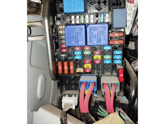 Pojistková skříňka 243800453R Renault Espace (RFC) 2017