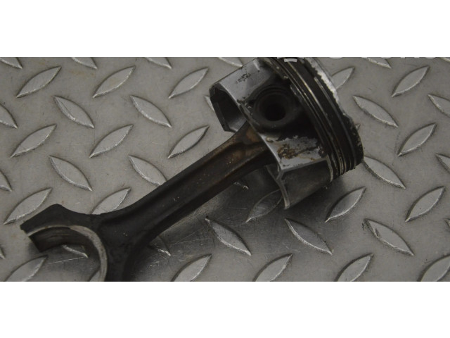 Píst 77165   Mini One - Cooper Coupe R56  pro benzínový motor 1.6 N18 B16 A 