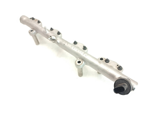 Vstřikovací lišta 8665633, EC4301   BMW 5 G30 G31  pro benzínový / Электричество motor 2.0  