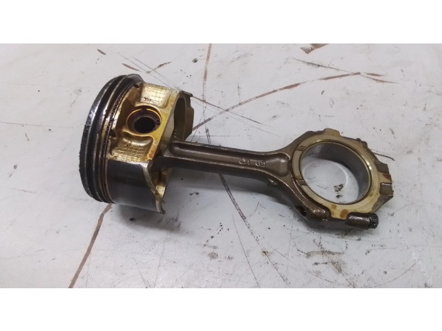 Поршень с шатуном Nissan Maxima A34 для бензинового двигателя 3.5