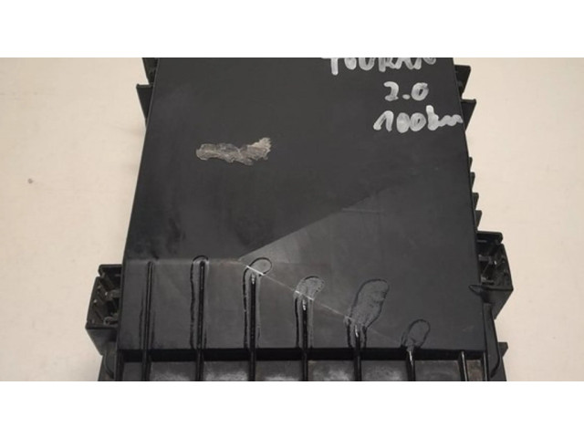   Pojistková skříňka 1K0937800E, 1K0937805   Volkswagen Touran  2004