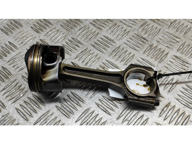 Píst 1699376   Ford Focus  pro benzínový motor 1.0 M1DA 