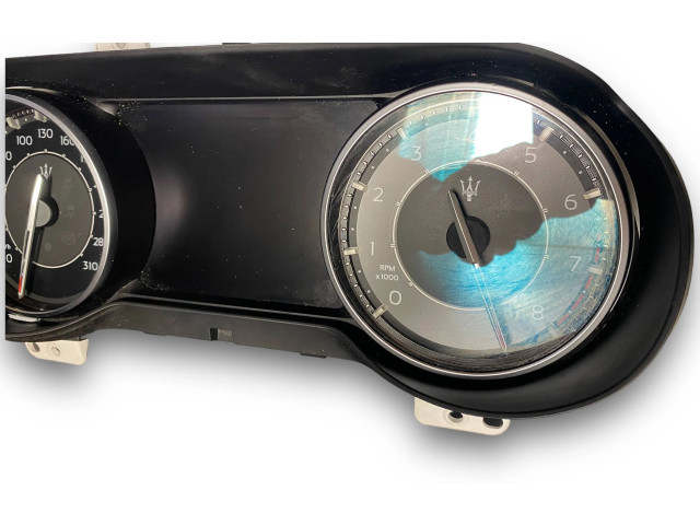 Přístrojová deska Maserati Levante 2021 670153989