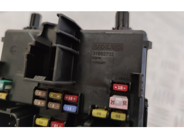 Pojistková skříňka 31682732 Volvo XC60 2020