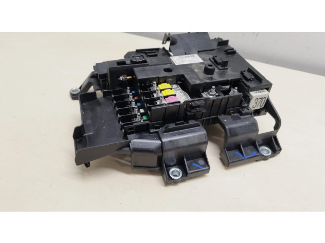   Pojistková skříňka 7P0937548H   Porsche Cayenne (92A) 2012