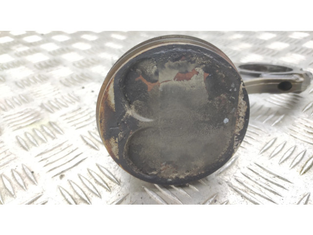 Поршень с шатуном Nissan 370Z для бензинового двигателя 3.7