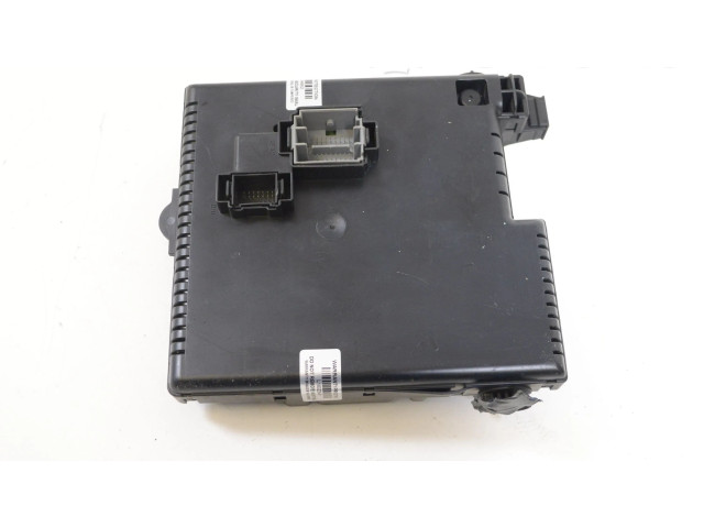 Блок предохранителей 8676391, 12217799 Volvo V70