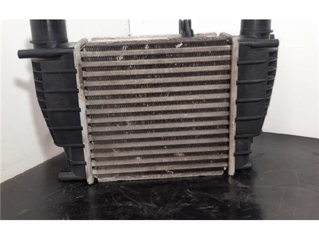 Интеркулер 8200471885 Renault Clio III