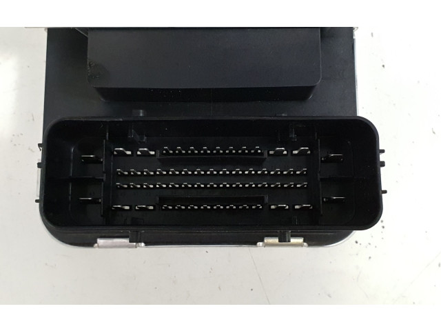 Блок АБС 32214803, 32214772 Volvo S60 2018 - года