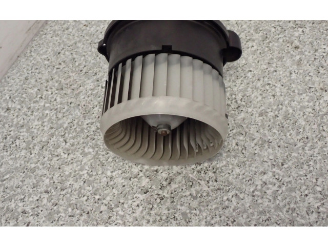 Вентилятор печки Mitsubishi Colt