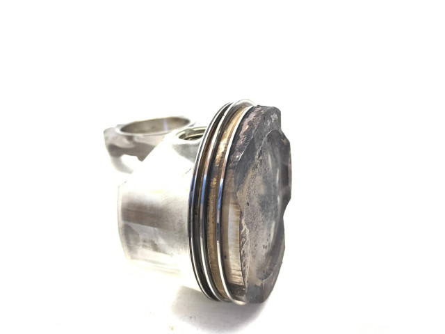 Píst 7647339 BMW 7 F01 F02 F03 F04 pro benzínový motor 4.4 N63 B44 B