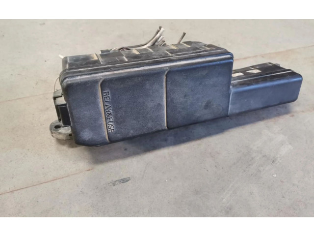   Pojistková skříňka    Toyota Carina T190 