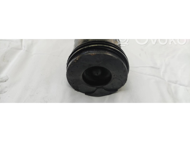 Поршень с шатуном Jeep Cherokee III KJ для дизельного двигателя 2.8