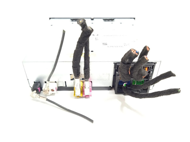 Радио/ проигрыватель CD/DVD / навигация