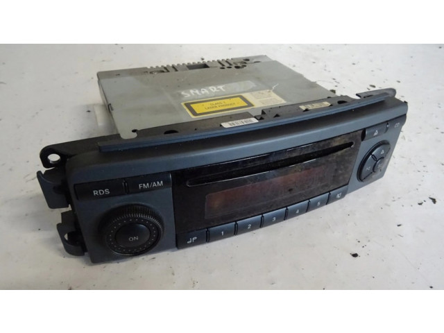 Радио/ проигрыватель CD/DVD / навигация