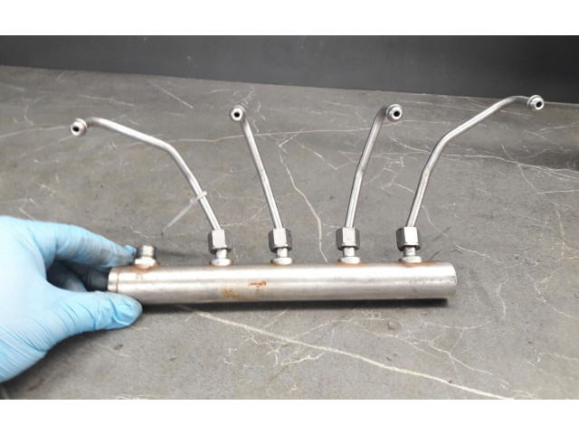 Vstřikovací lišta 7585411 BMW 2 F22 F23