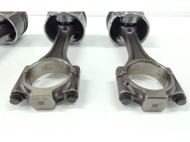  Поршень    Volkswagen Golf VII  