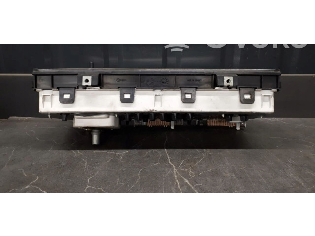 Панель приборов 19819301   Renault Clio I       