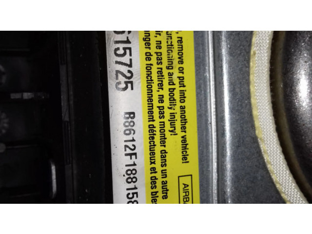 Ручка стеклоочистителей 30615725   Volvo V50