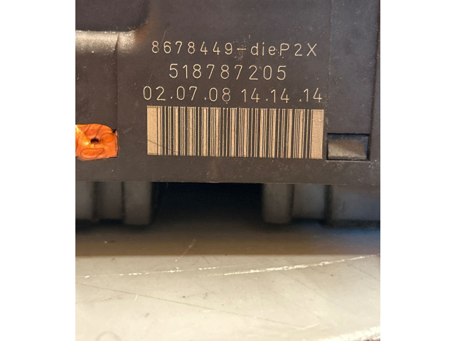 Блок предохранителей 8678449, 518787205   Volvo V70    