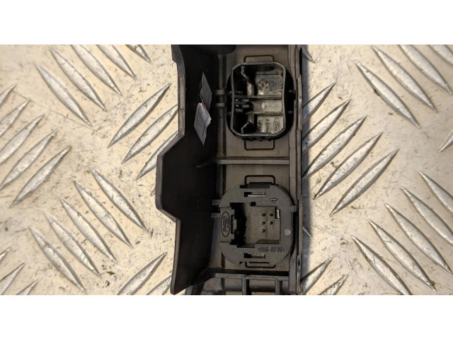 Включатель обогрева стекла с помощью электричества