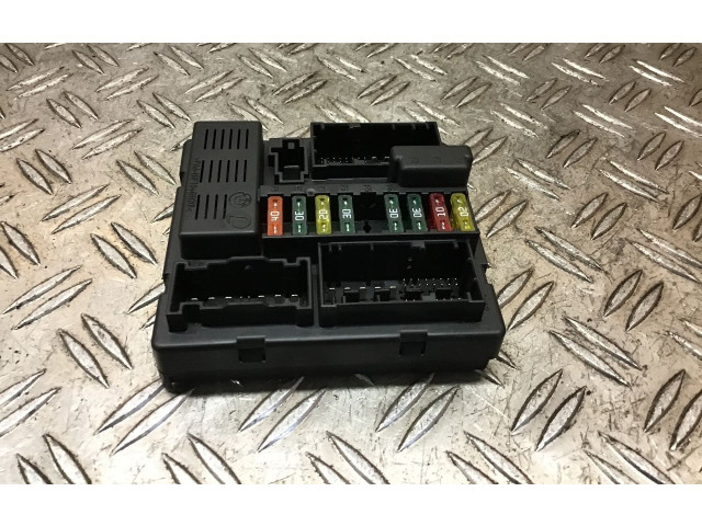 Блок предохранителей 756062601   BMW X3 E83    
