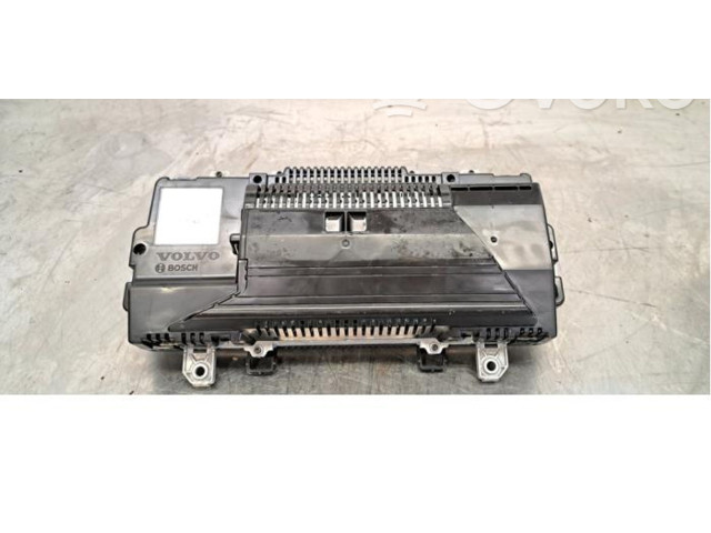 Панель приборов    Volvo XC90       