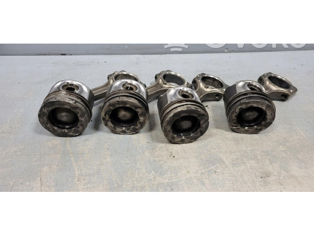 Píst    Toyota Avensis T250     