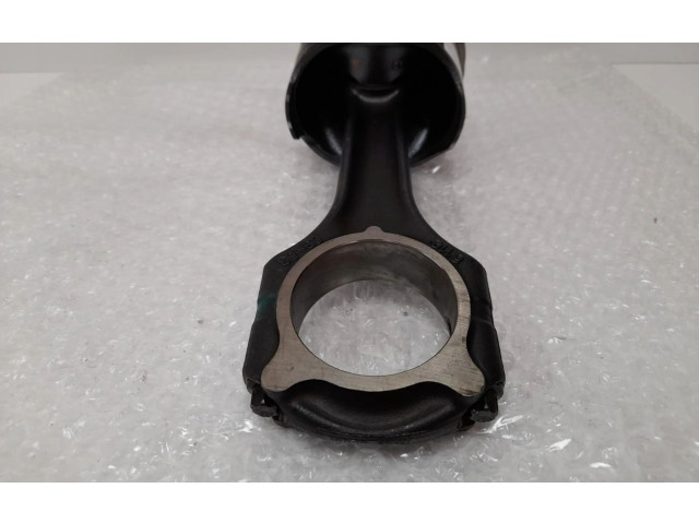 Píst Mercedes-Benz C W203