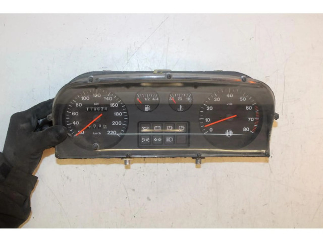 Přístrojová deska Alfa Romeo 33 1990