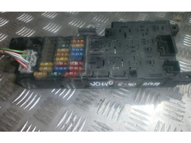 Блок предохранителей  8637841, 518717004   Volvo S80    