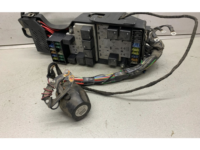 Блок предохранителей 9168986, 9441542   Volvo S80