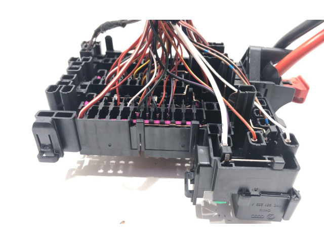 Блок предохранителей 5WA937615 Skoda Octavia Mk4